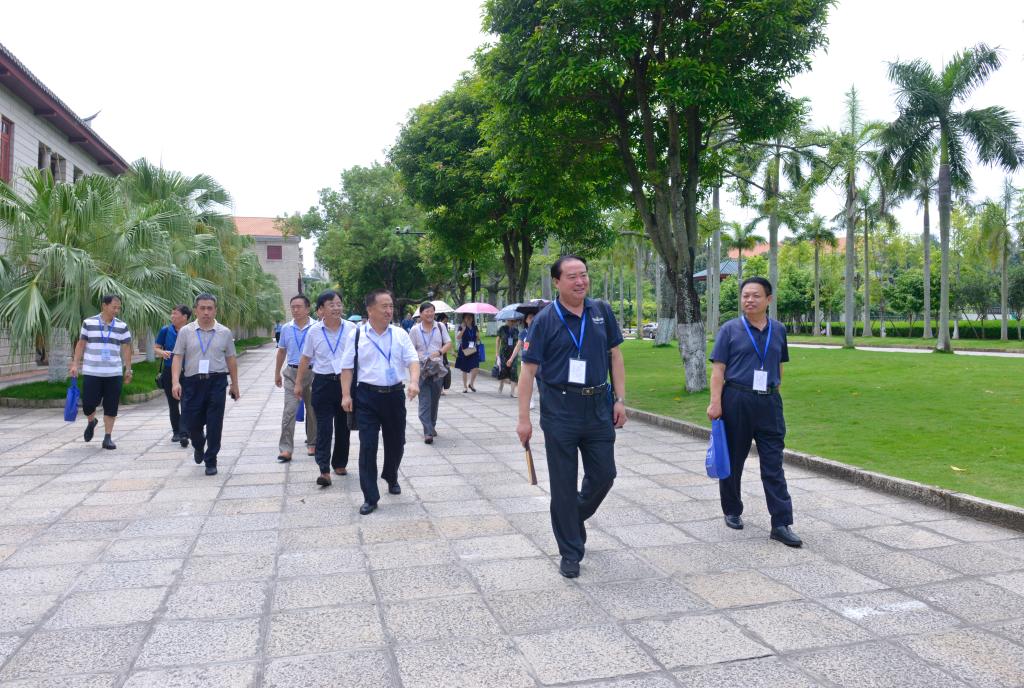 我校培训班实地考察厦门大学办学情况